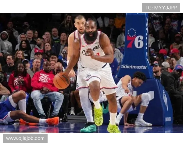 哈登绝杀三分未判犯规主裁解释格莱姆斯干扰行为合法性